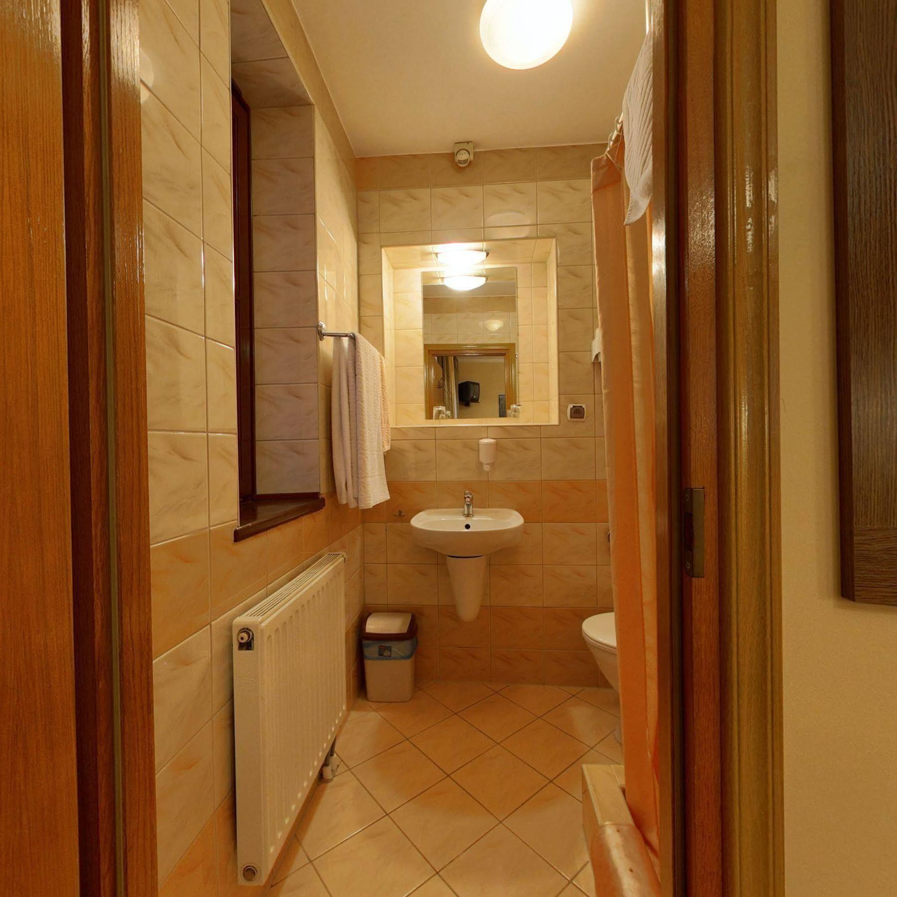 Hotel Restauracja Podzamcze Szczecin Luaran gambar