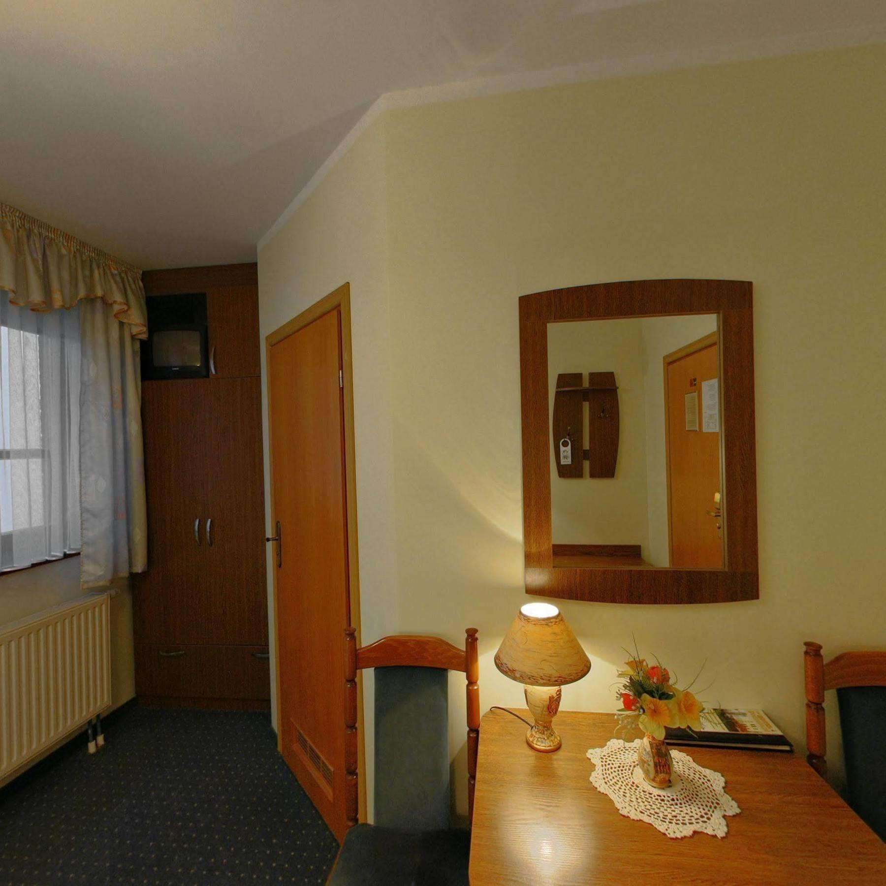 Hotel Restauracja Podzamcze Szczecin Luaran gambar