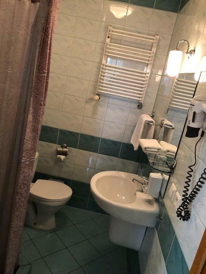Hotel Restauracja Podzamcze Szczecin Luaran gambar